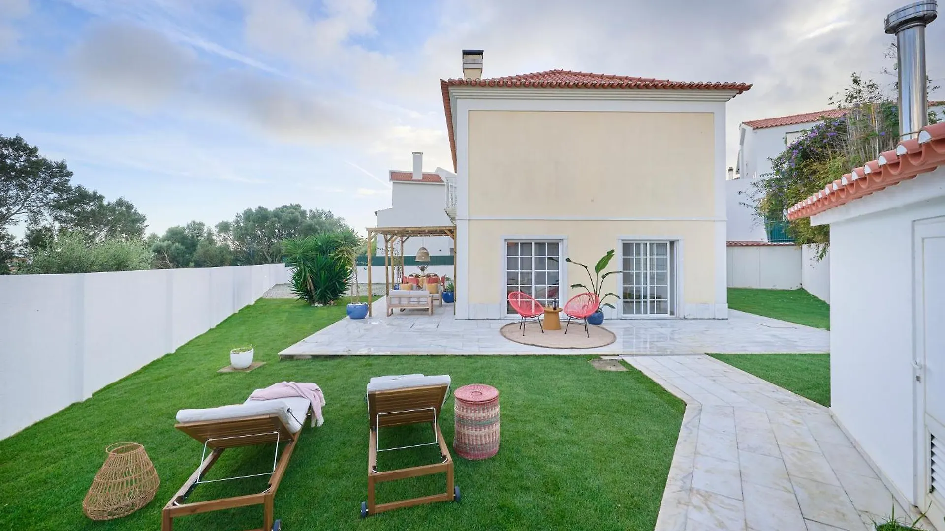 Villa Beach & Cascais Luxury Villa, By Timecooler Alcabideche