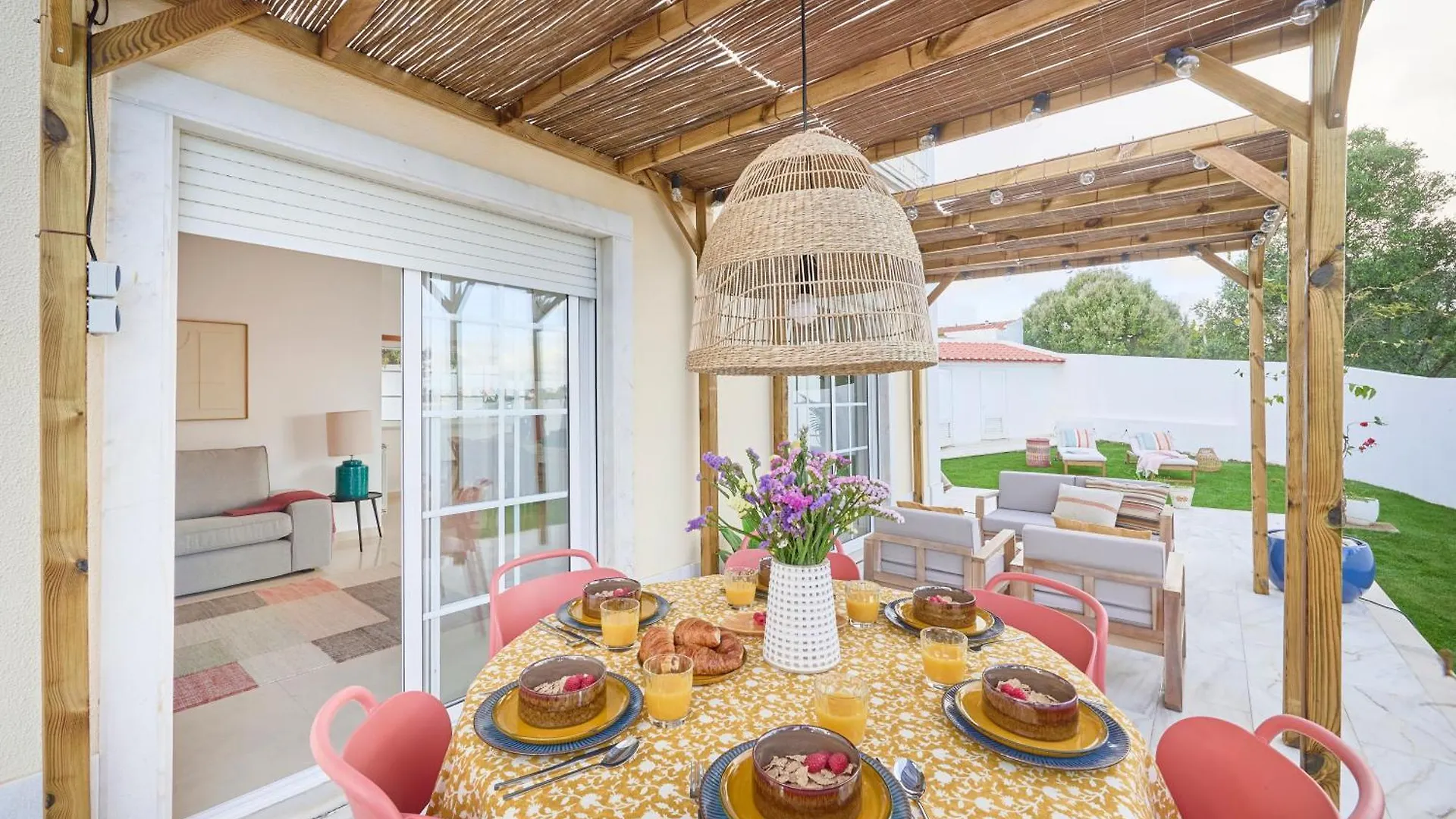 Beach & Cascais Luxury Villa, By Timecooler Alcabideche