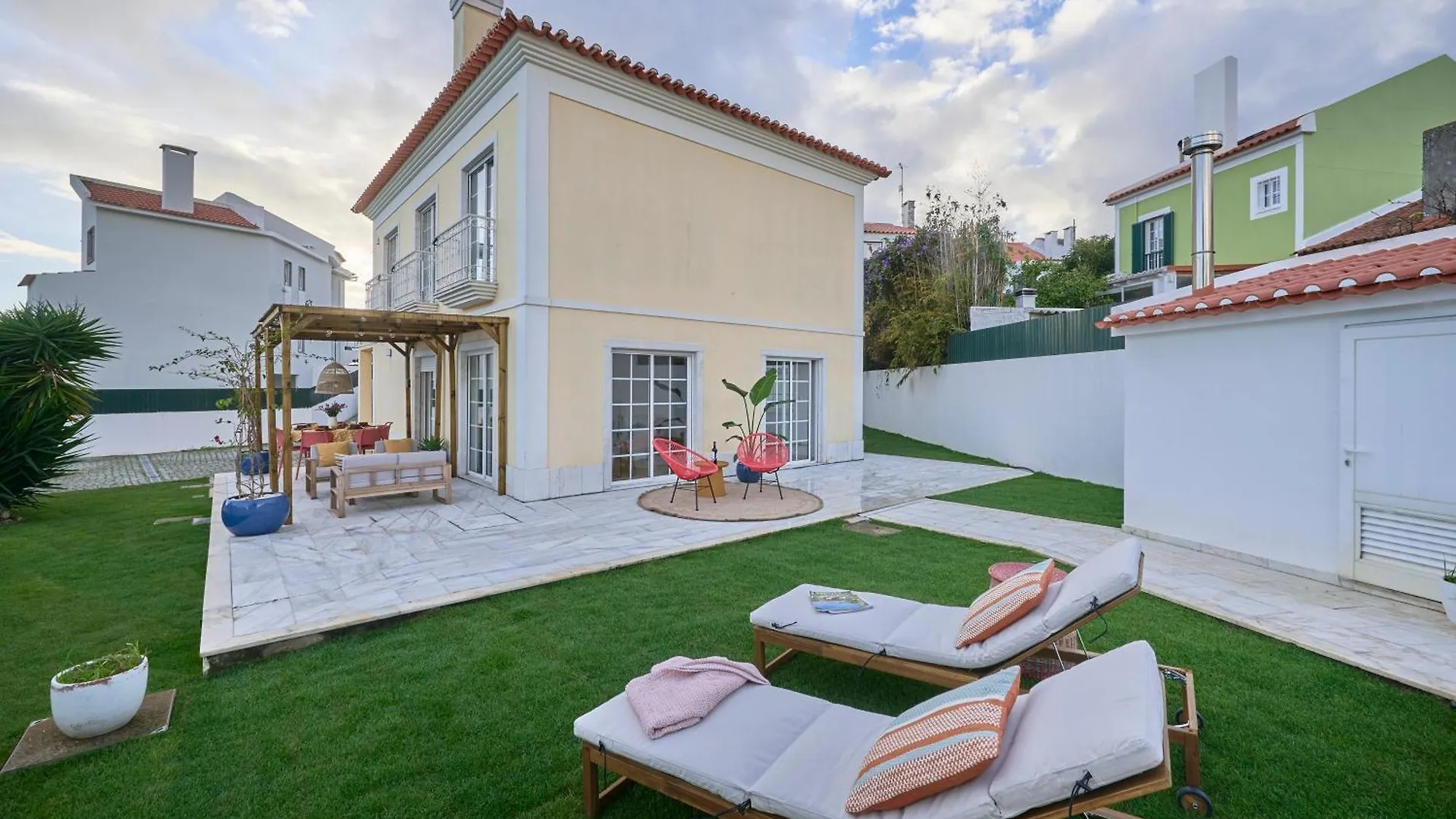 Beach & Cascais Luxury Villa, By Timecooler Alcabideche